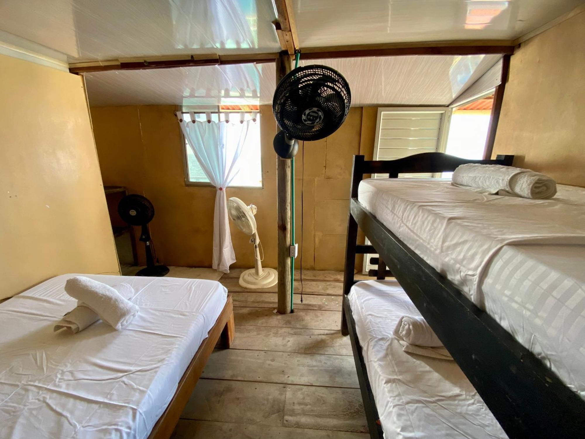 Eco Hostal Estrella De Mar ムクラ島 エクステリア 写真